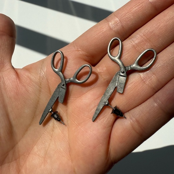 Retro Scissor Stud Earrings – Edgy Statement Jewelry - Picture 9 of 14